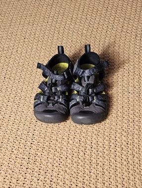 KEEN Kid's Seacamp II CNX Outdoor Sandals Size 12